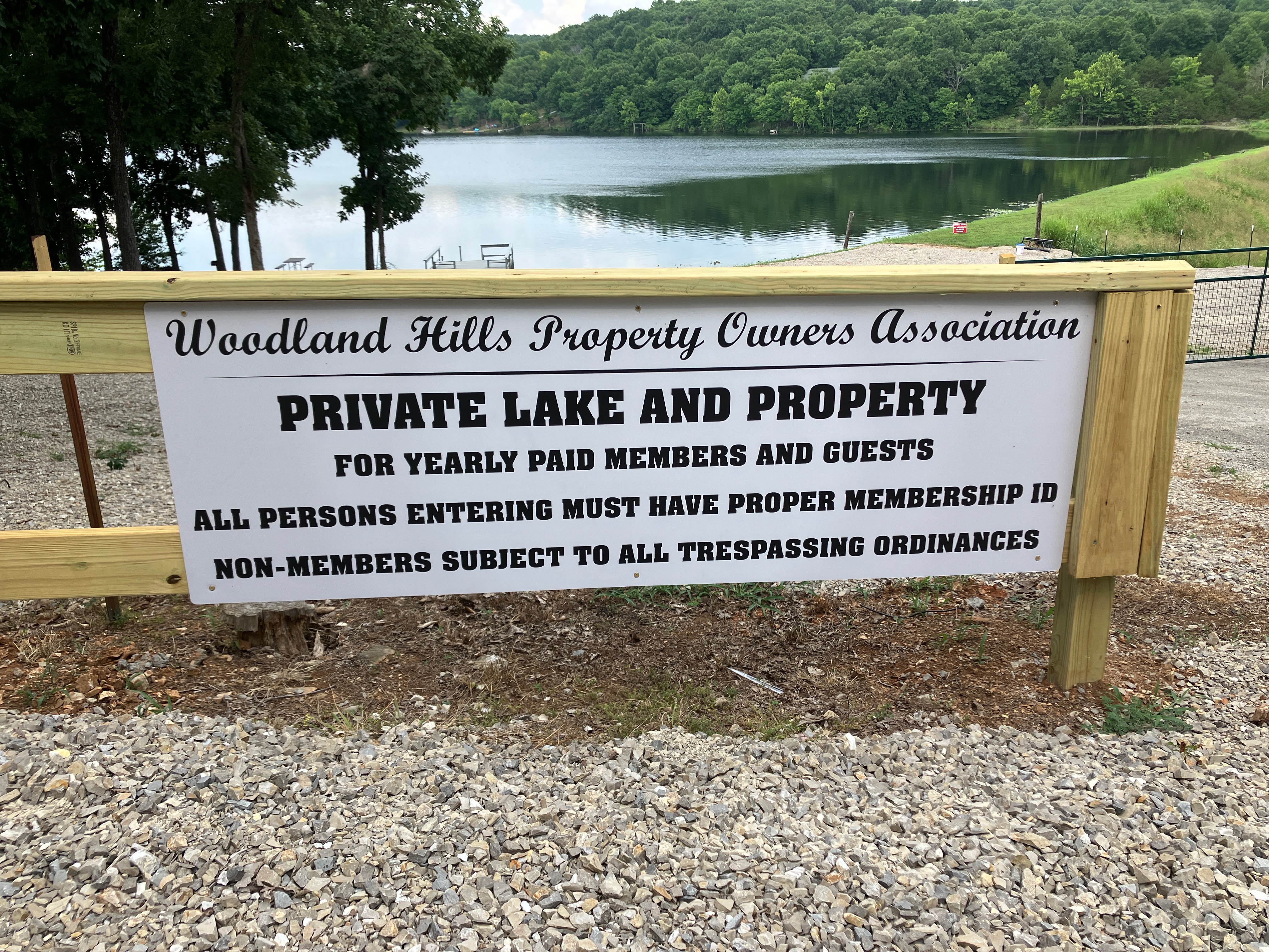 WHPOA's Lake Sherwood sign