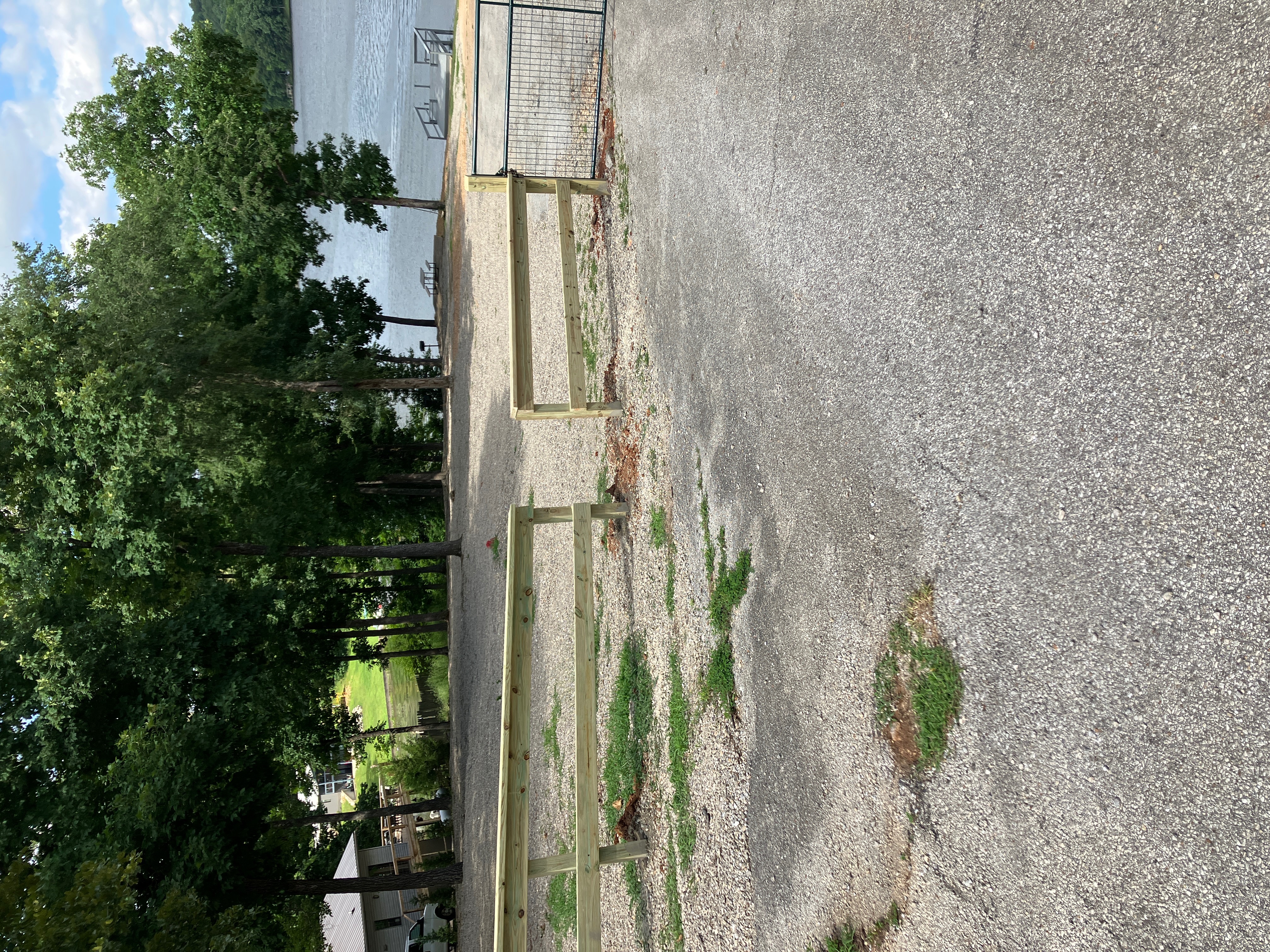 Fence w/walk opening